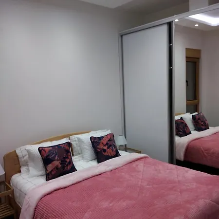 Golden Pine Lux Apartment