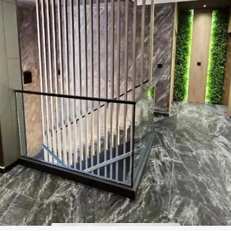 Golden Pine Lux Apartment