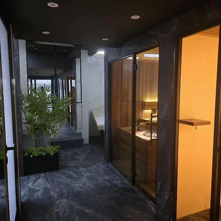 Golden Pine Lux 즐라티보