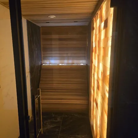 Golden Pine Lux 아파트