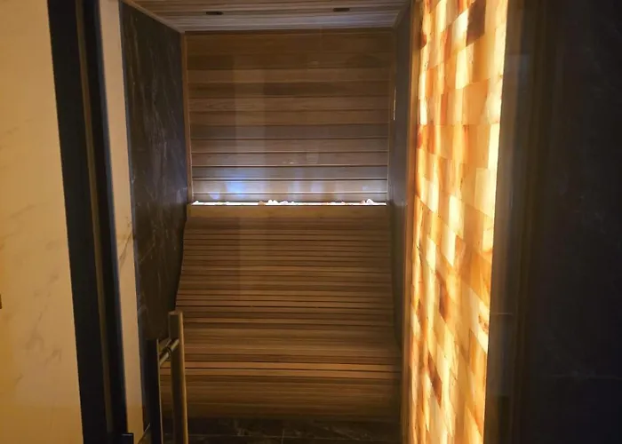 Golden Pine Lux Apartament